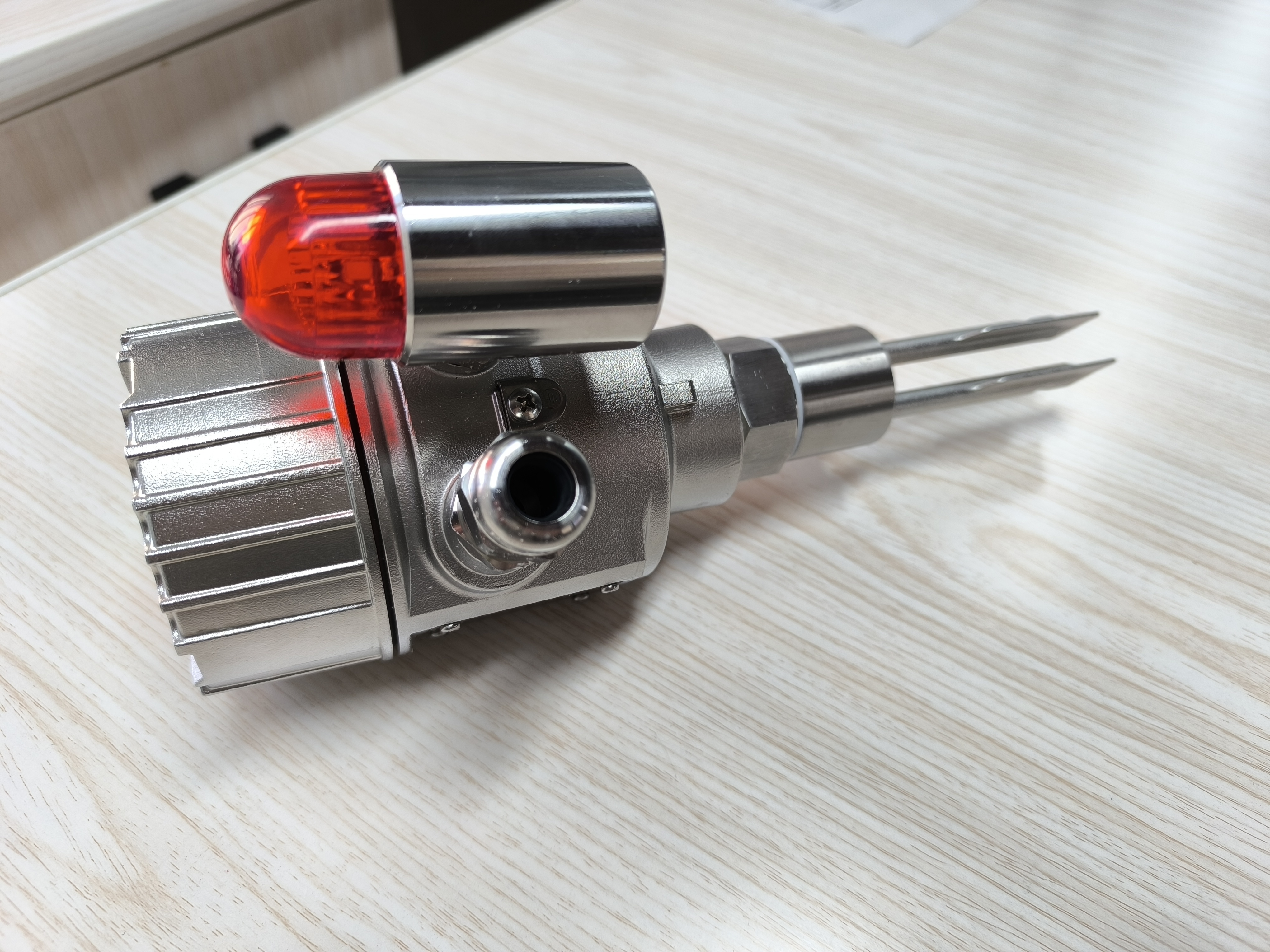 Τελευταίες εταιρικές υποθέσεις Why Use a Tuning Fork Level Switch?-100 Questions About Tuning Fork Level Switches